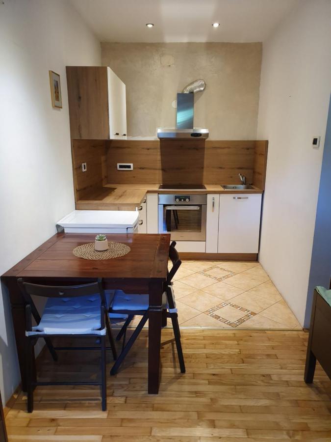 Apartmaji Tim Izola Esterno foto