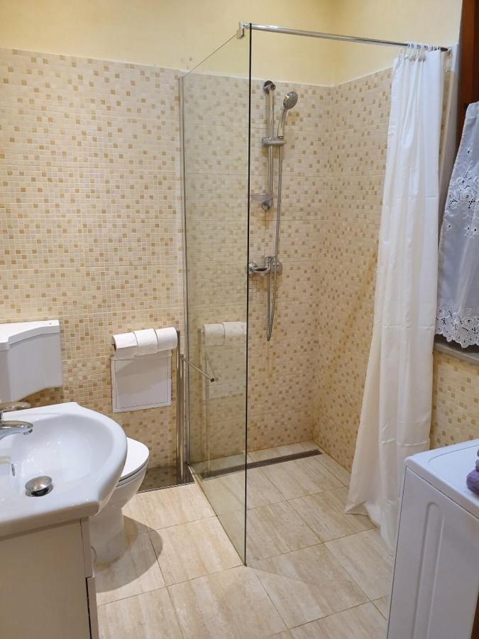 Apartmaji Tim Izola Esterno foto