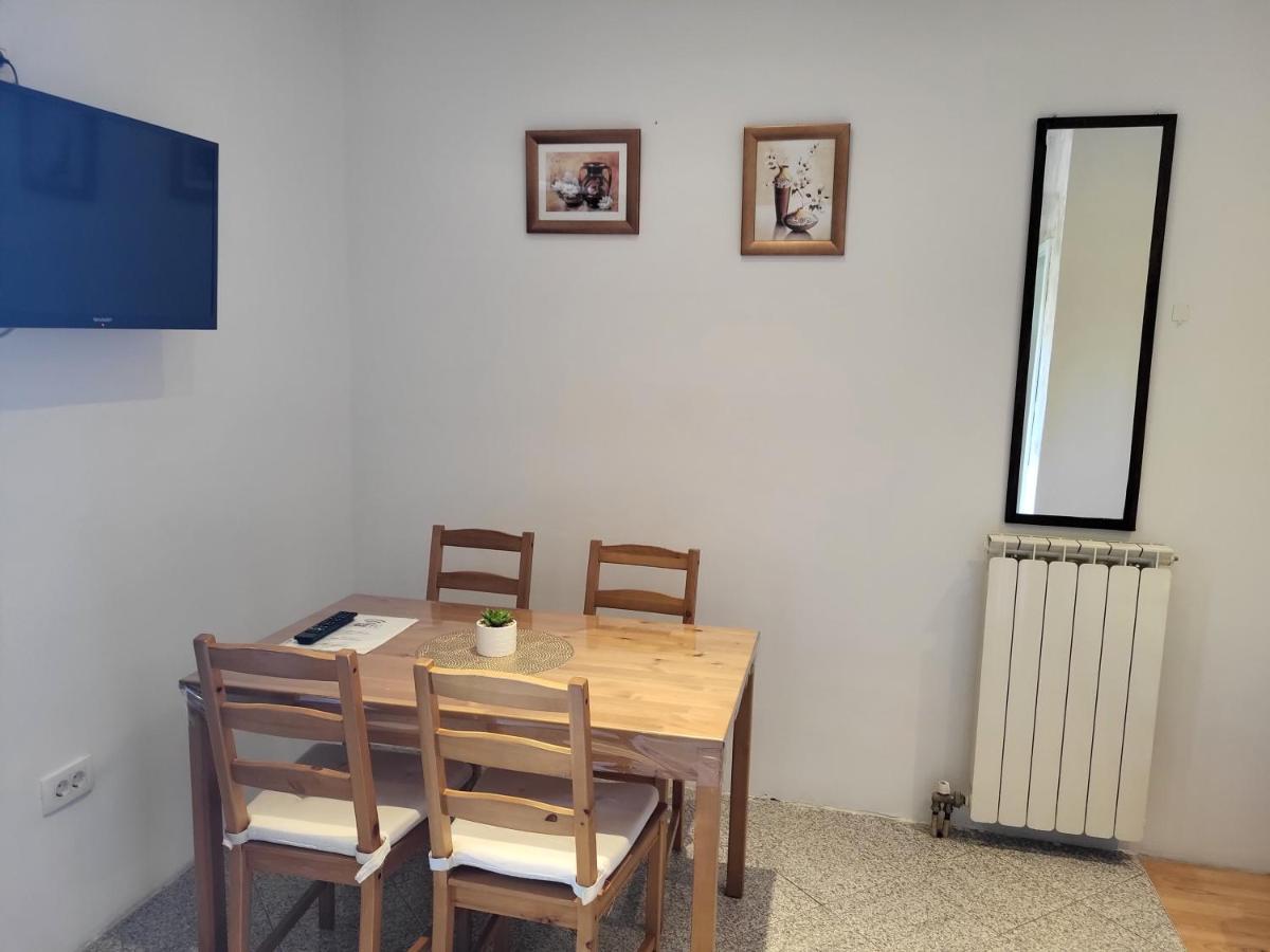 Apartmaji Tim Izola Esterno foto