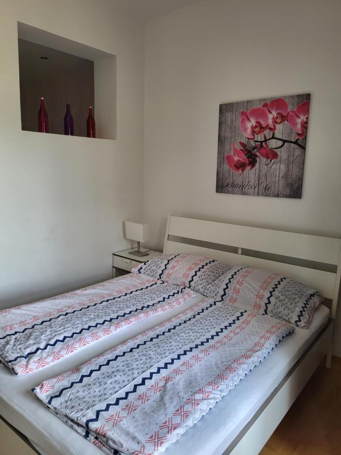 Apartmaji Tim Izola Esterno foto