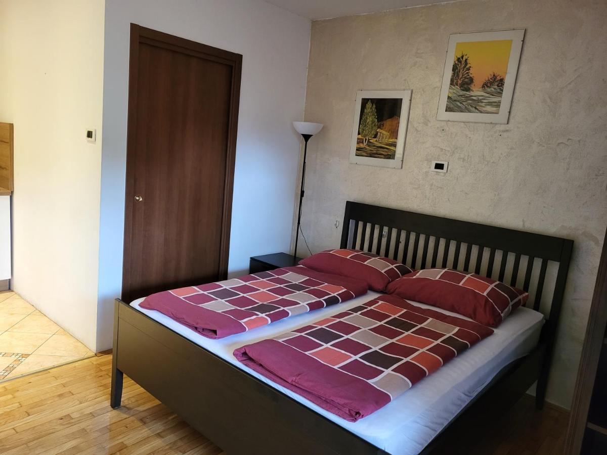 Apartmaji Tim Izola Esterno foto