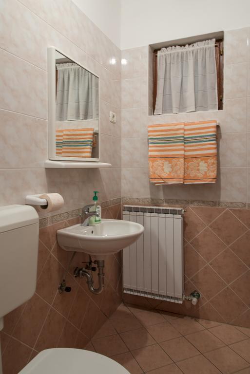 Apartmaji Tim Izola Esterno foto